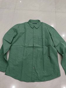 men green shirt