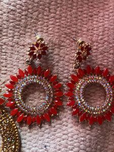 Stunning Red &amp; Gold Maang Tikka &amp; Earring Set