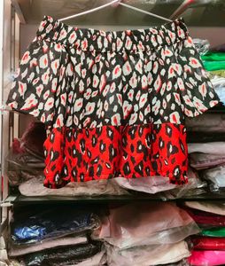 S, M, L and XL size Off-Shoulder Crop T