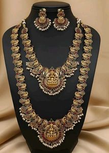 Jewellery Set Consists Of 2 Necklaces One Earring