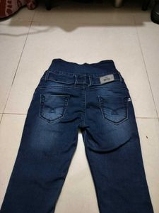 Dark Wash High-Waist Skinny Jeans 🤍