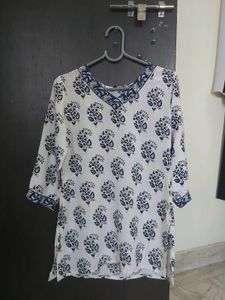 women aesthetic short kurti🩷