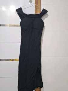 Chic Black Off-Shoulder Midi Dress