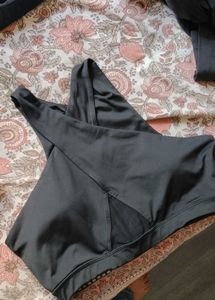 savana Black Sports Bra