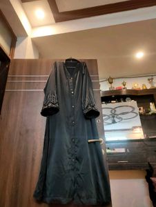 Elegant abaya