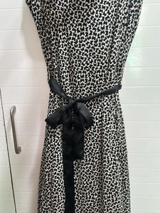 Chic Black &amp; White Print Dress with Belt
