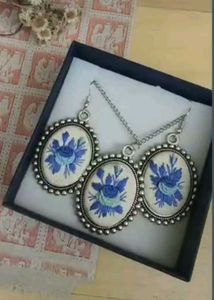 Hand Embroidered Pendant Set