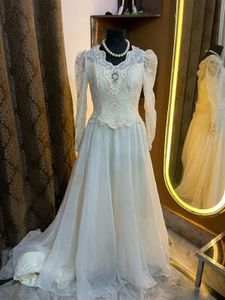 vintage full sleeve White Bridal Gown