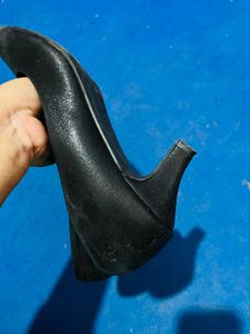 black comfy heels unused fixed price