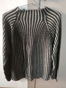 High neck full sleeved sweater