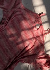 Y2k 2000s pink cold shoulder top