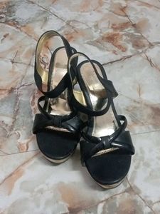Elegant Black Heels with Bows