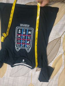 Pantaloons Cute black full sleeve tshirt 7-9