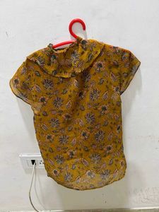 Chic Floral Ruffle Blouse