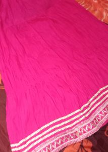 Beautiful Rose Skirt... Size 28