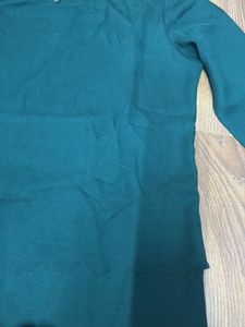Chic Green Scalloped Hem Top