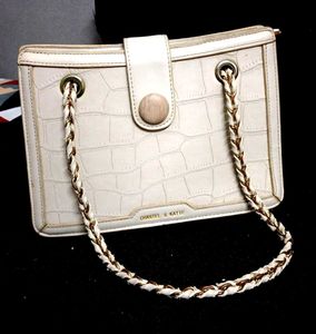 Chic White Croc Textured Shoulder Bag
