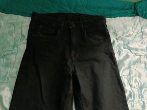 Women Black Regular Fit Jeans
