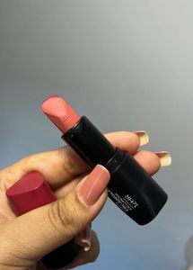 staze 9to9 triangle lipstick