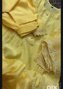 Elegant Yellow Kurta Set with Lace Detail