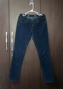 Levi's Demi curve Size 29