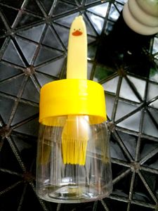 Duck Oil Brush Bottle