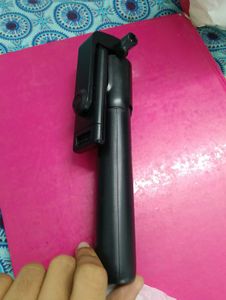 Black Selfie Stick with Phone Holder