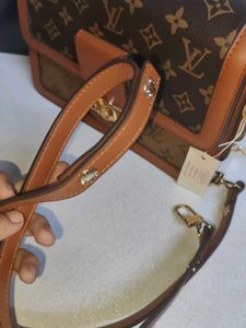 Louis Vuitton Handbag - First Copy