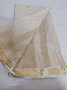 Elegant Red Saree with Gold Weaving