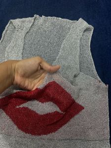 Sparkly Lip Print V-Neck Tank Top
