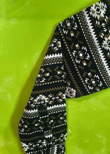 Black &amp; White Printed Long Sleeve Top