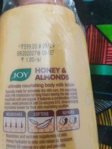 Honey &amp; Almonds ultimate Nourishing  body Lotion