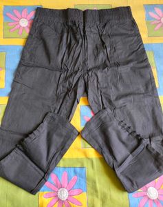 Comfortable Black and res pent with pocket