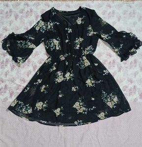 Chic Black Floral Midi Dress