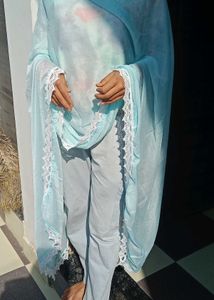 Elegant Blue Kurta Set with Lace Detail