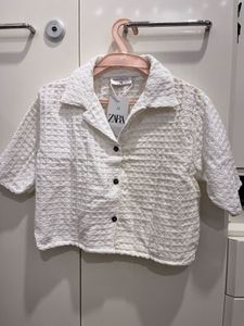 Chic Textured Cropped Shirt
