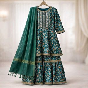 Elegant Green Sharara Kurta Set With Dupatta