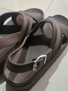 Comfortable Brown Cross Strap Sandals