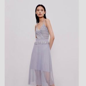 Elegant Lilac Pleated Midi Dress