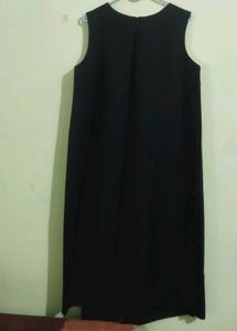 Classic Black Sleeveless Midi Dress