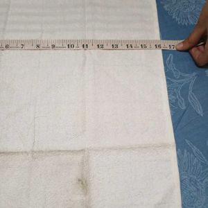 2 White Towel Set - His &amp; Hers