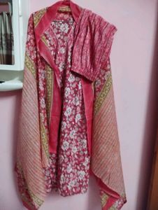 Beautiful Floral Print Kurta Set with Dupatta(new)