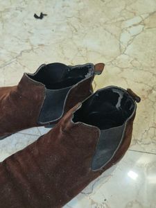 Brown Velvet Chelsea Boots 🔥