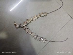 Sparkling V-Neckline Necklace