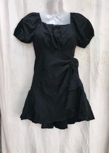 I. Chic Black Puff Sleeve Dress