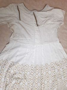 Elegant White &amp; Gold Printed Kurta