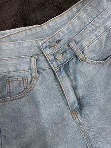 Urbanic Light Wash Denim Jeans