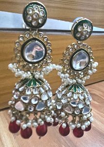 Elegant kundan Jhumka Earring with Mangtika