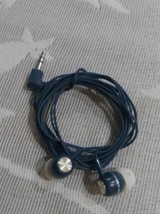 A Pair of basic, wired in-ear headphones 3.5 mm