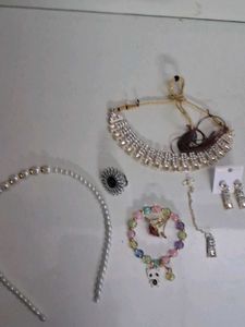 Assorted Women's Jewellery Set